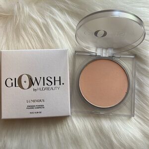 Huda Beautu Glowish Luminous Pressed Powder